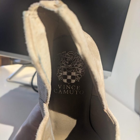 VINCE CAMUTO - Cream Faux Suede Ankle Boot - Size US 7.5 - Picture 6 of 7